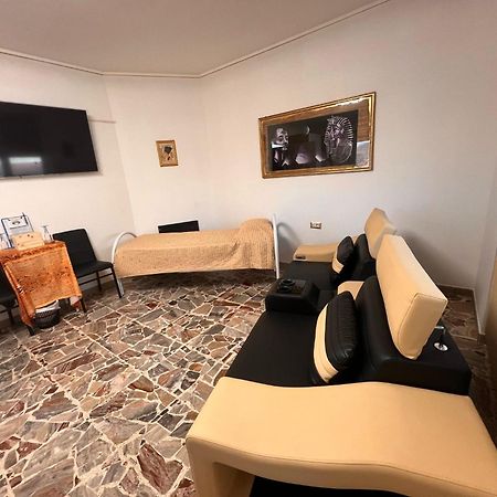 B&B Saphira Годзано Экстерьер фото